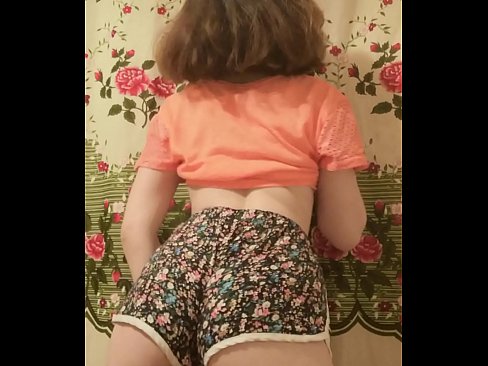 ❤️ Sexet ung babe laver en striptease ved at filme sine shorts på kamera ❤️❌ Porno at da.bookland.top ❌